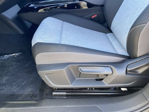 New 2026 Volkswagen ID.4 Pro RWD image 16