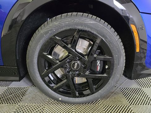 New 2026 MINI Cooper S image 2