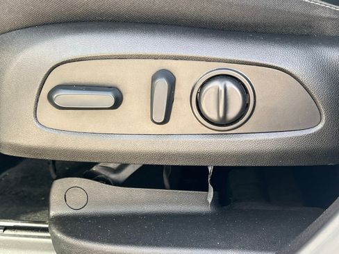 Used 2025 Chevrolet Blazer LT image 25