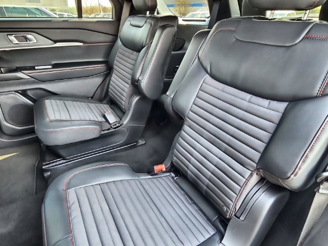 New 2026 Ford Explorer ST-Line w/ ST-Line Street Pack RWD image 19