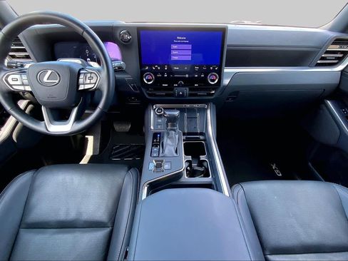 Used 2025 Lexus GX 550 w/ Cold Area Package AWD/4WD image 14