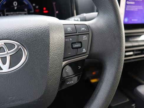 Used 2025 Toyota Camry LE image 19