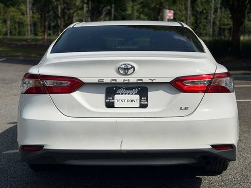 Used 2018 Toyota Camry LE FWD image 4