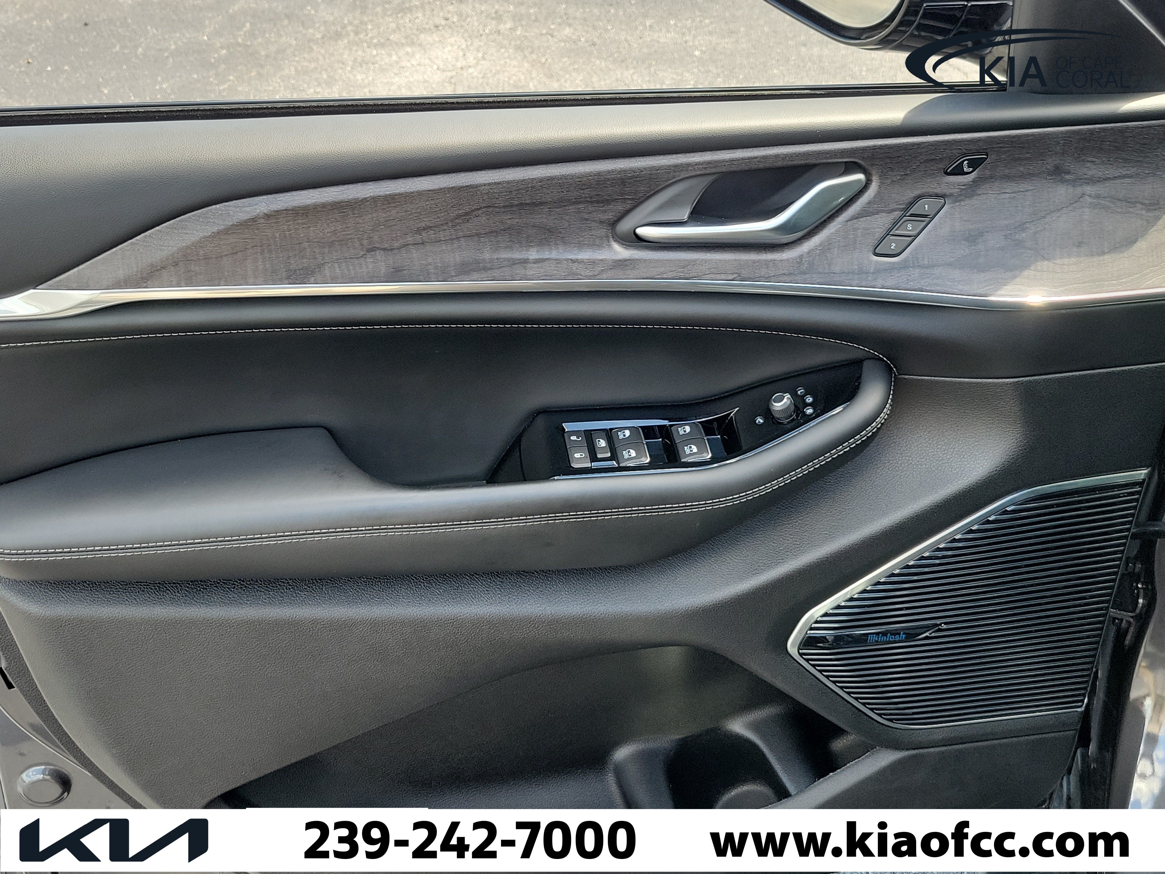 Used 2023 Jeep Grand Cherokee Overland w/ Adv Protech Group III RWD image 25