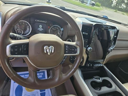 Used 2019 RAM 1500 Laramie AWD/4WD image 12