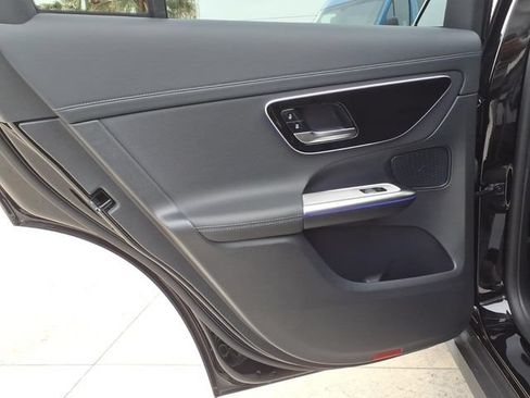 Certified 2025 Mercedes-Benz GLC 300 4MATIC image 17