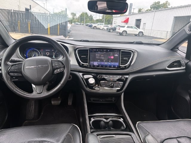 Used 2022 Chrysler Pacifica Limited w/ Uconnect Theater Family Group AWD/4WD image 13