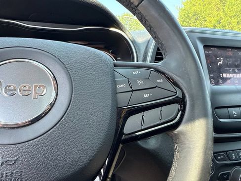 Used 2020 Jeep Cherokee Latitude Plus FWD image 8