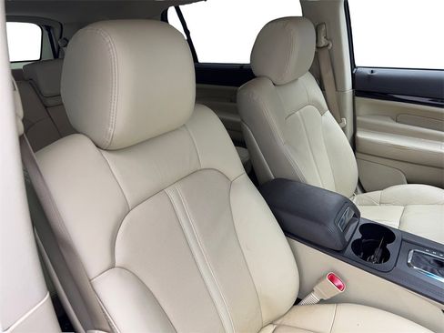 Used 2019 Lincoln MKT AWD image 49