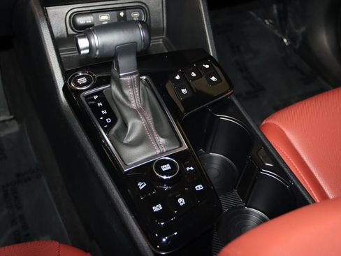 Used 2025 Kia Sportage SX image 47