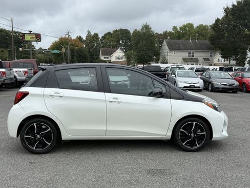 Used 2016 Toyota Yaris SE image 5