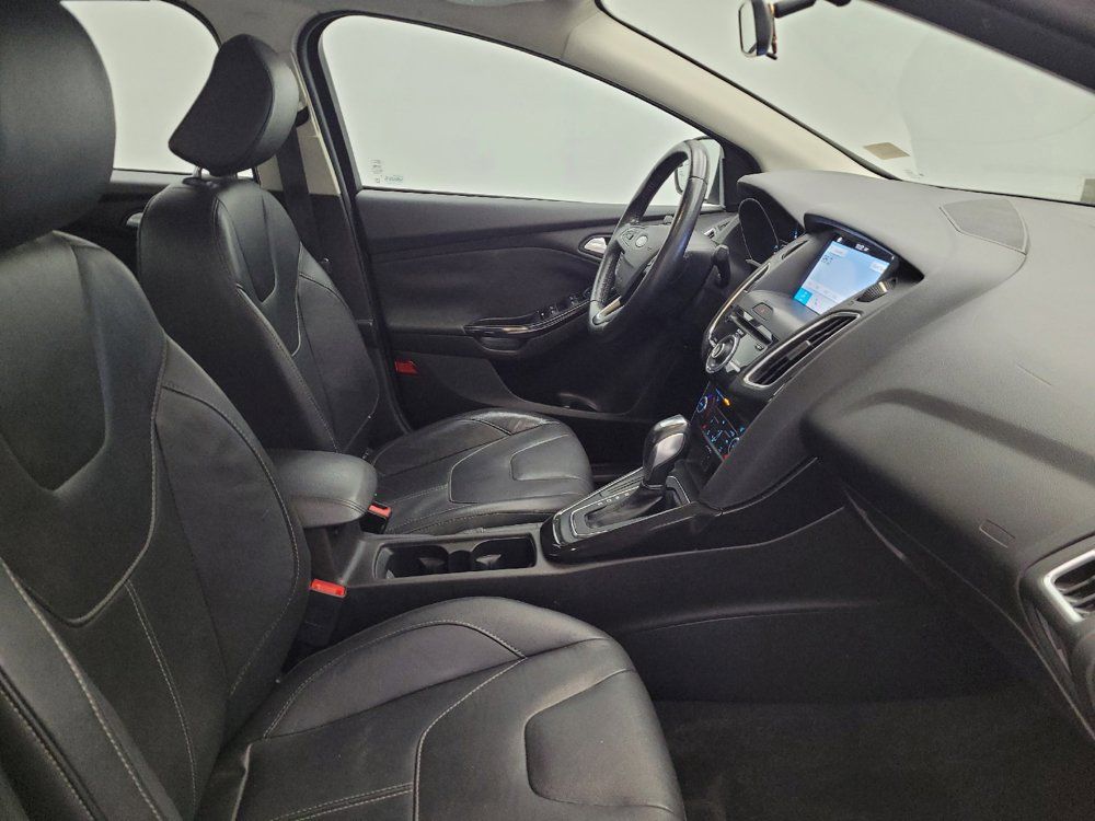 Used 2016 Ford Focus Titanium FWD image 21