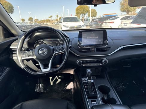 Used 2021 Nissan Altima 2.5 SR w/ SR Premium Package image 18