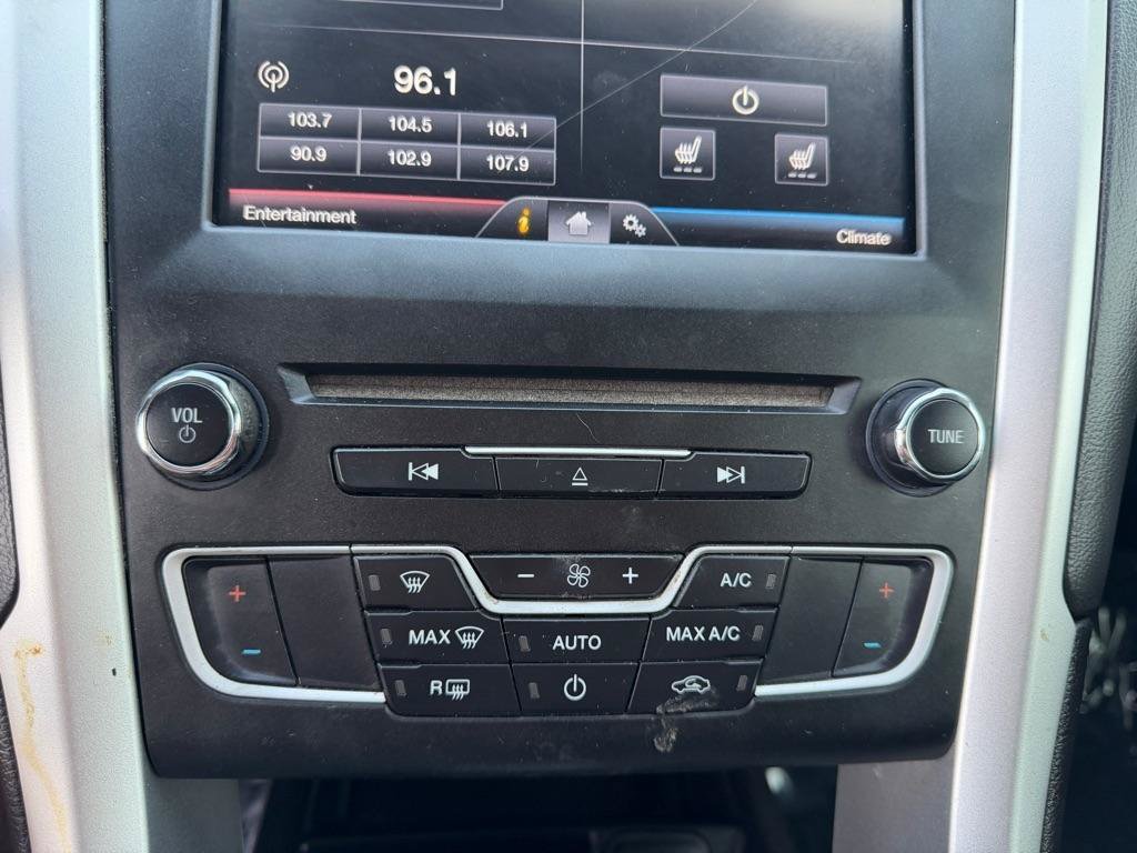 Used 2016 Ford Fusion SE FWD image 32