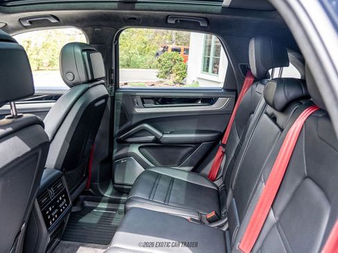 Used 2024 Porsche Cayenne S image 42