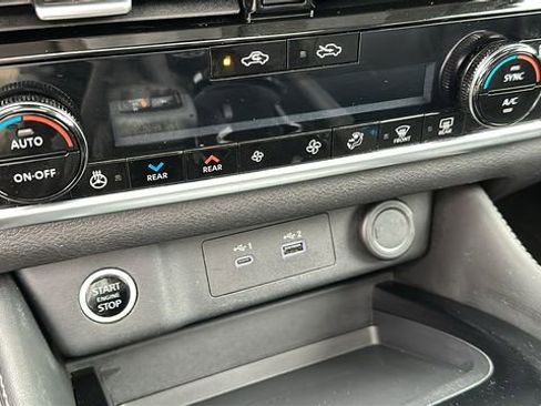 Certified 2023 Nissan Rogue SL w/ SL Premium Package image 16