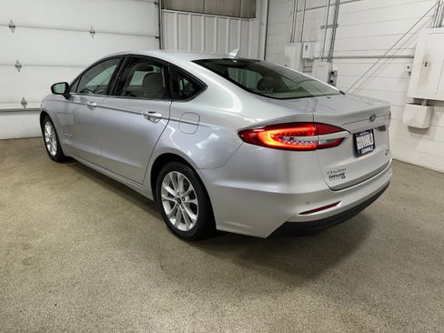 Certified 2019 Ford Fusion SE image 6
