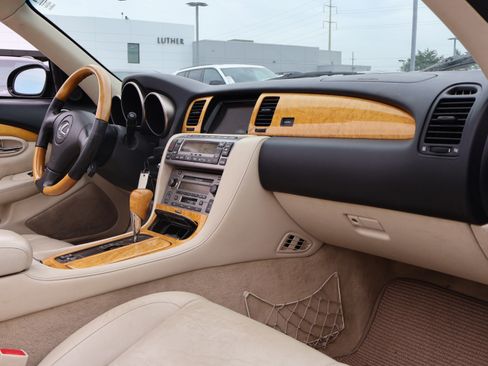 Used 2002 Lexus SC 430 Convertible RWD image 12