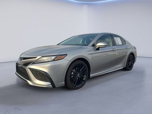 Used 2023 Toyota Camry XSE image 1