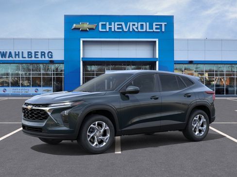 New 2026 Chevrolet Trax LS w/ LS Convenience Package FWD image 26