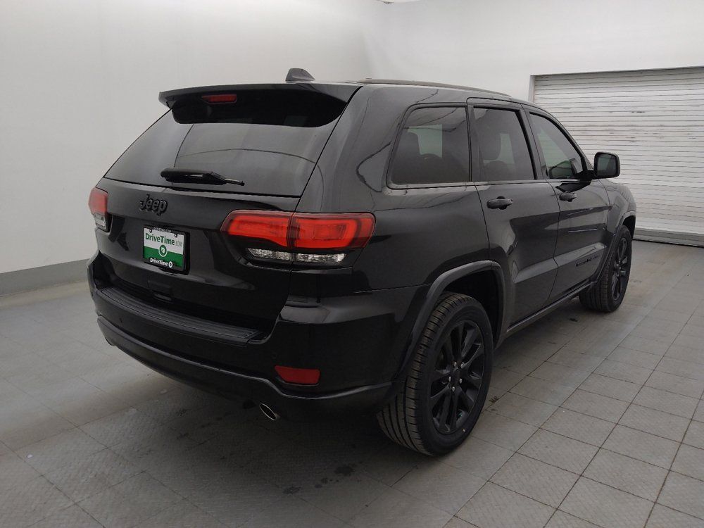 Used 2018 Jeep Grand Cherokee Altitude RWD image 9