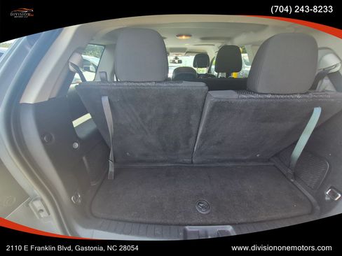 Used 2018 Dodge Journey SE w/ Blacktop Package FWD image 11