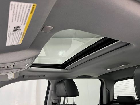 Used 2018 Chevrolet Silverado 1500 LTZ Z71 w/ LTZ Plus Package image 12