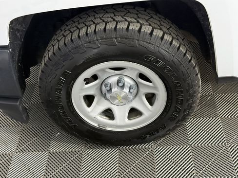 Used 2018 Chevrolet Silverado 1500 W/T w/ Trailering Package image 11