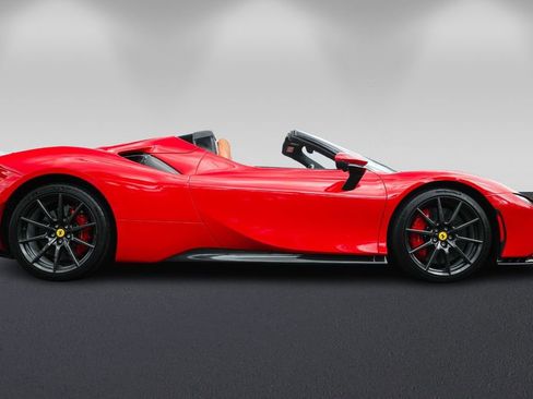 Used 2023 Ferrari SF90 Spider image 2
