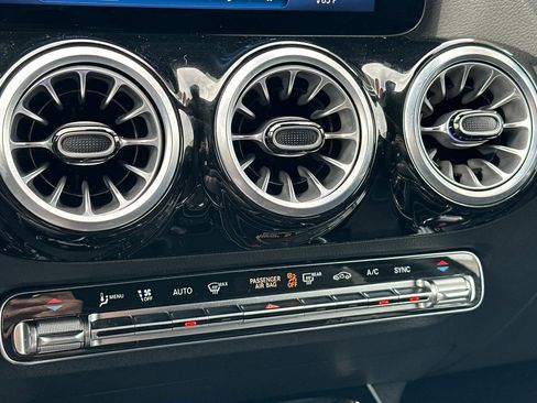 Certified 2025 Mercedes-Benz GLA 250 image 23