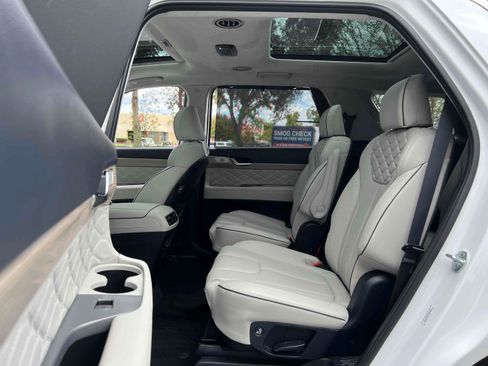 Used 2022 Hyundai Palisade Calligraphy w/ Cargo Package FWD image 7