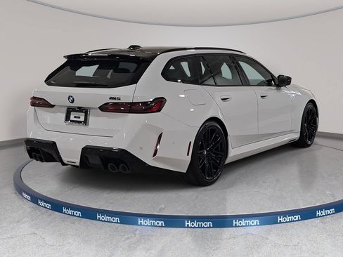 New 2027 BMW M5 Touring AWD/4WD image 4