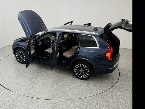Certified 2026 Volvo XC90 B6 Plus AWD/4WD image 43