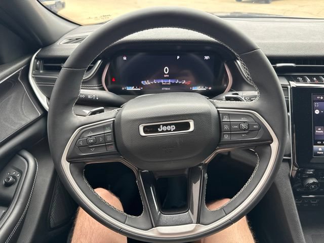 Used 2023 Jeep Grand Cherokee L Laredo AWD/4WD image 15