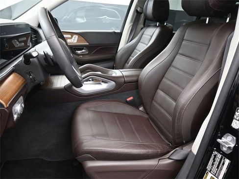 Used 2020 Mercedes-Benz GLS 580 4MATIC w/ Off-Road Package image 10