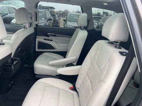 Used 2022 Kia Telluride SX w/ SX Prestige Package image 10