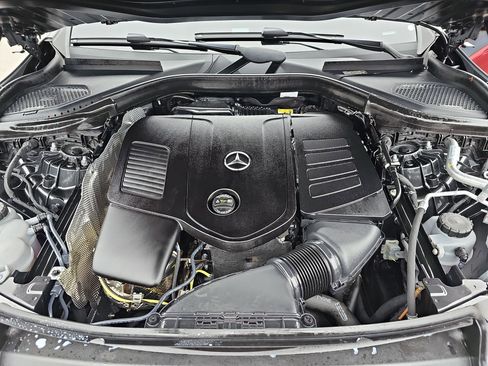 Certified 2025 Mercedes-Benz GLC 300 4MATIC image 32