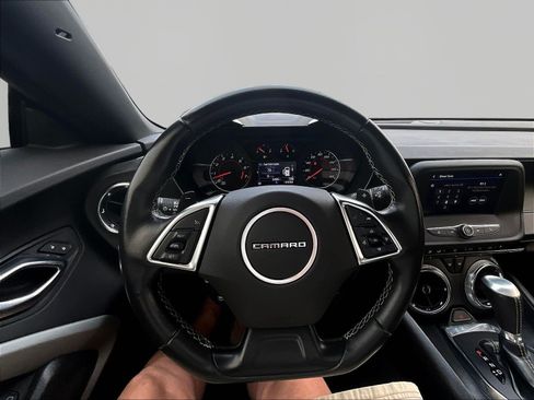 Used 2021 Chevrolet Camaro LT RWD image 7