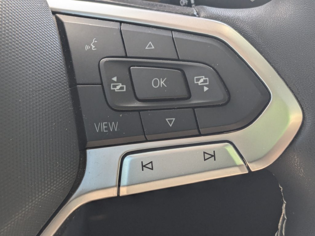 Used 2023 Volkswagen Atlas Cross Sport SE FWD image 14