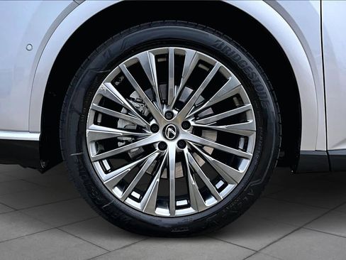Certified 2025 Lexus RX 450h Luxury w/ Convenience Package image 20