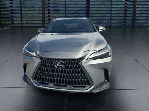 Certified 2025 Lexus NX 250 FWD w/ Towing Package (2000 Lbs) image 3
