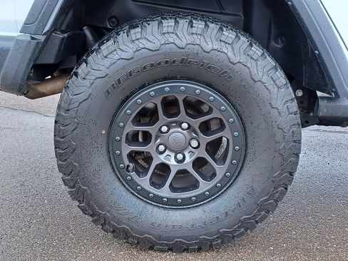 Used 2021 Jeep Wrangler Unlimited Rubicon w/ Xtreme Recon 35" Tire Package image 5