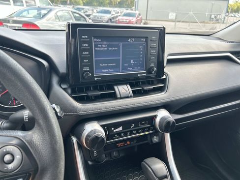 Used 2022 Toyota RAV4 LE AWD/4WD image 27