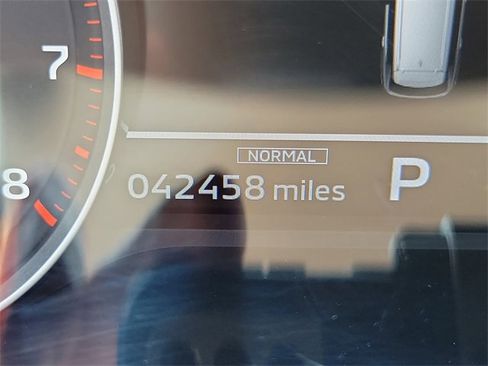 Used 2023 Mitsubishi Outlander SE Black Edition image 13