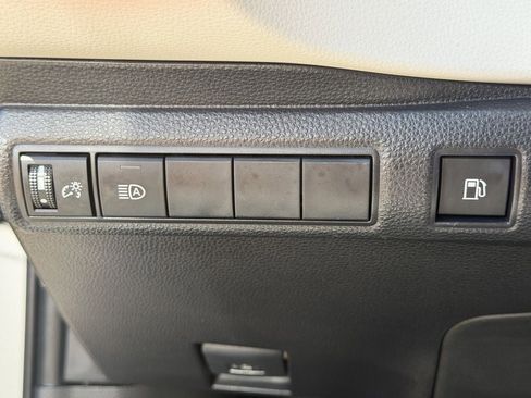 Used 2024 Toyota Corolla LE FWD image 24