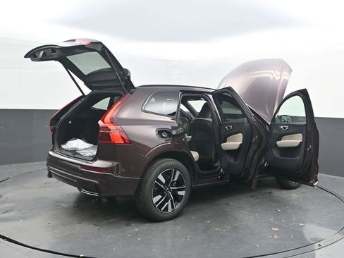 New 2026 Volvo XC60 B5 Core w/ Climate Package AWD/4WD image 38