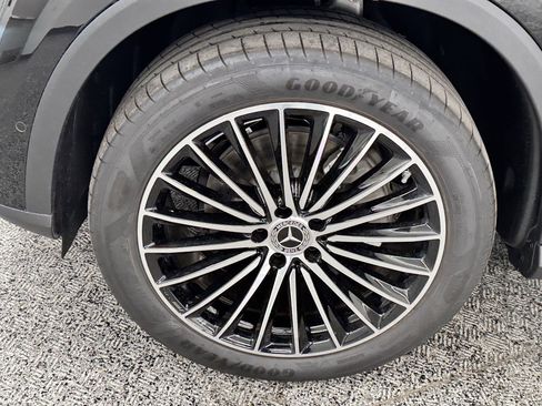 Certified 2025 Mercedes-Benz GLC 300 image 9