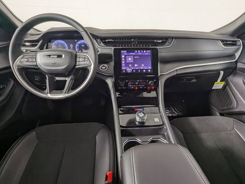New 2025 Jeep Grand Cherokee L Altitude RWD image 16