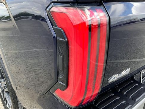 Used 2023 Toyota Tundra Limited image 28