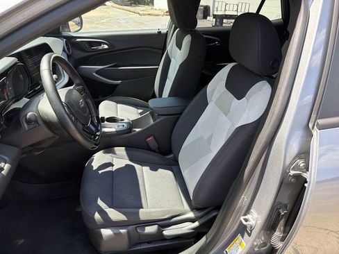 Certified 2024 Chevrolet Trax RS w/ Driver Confidence Package FWD image 19